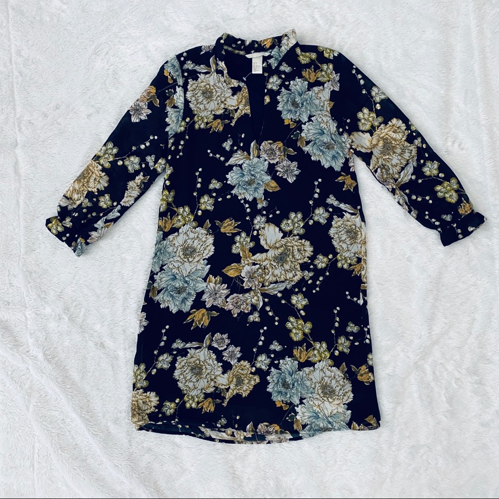 🎉🎉 2/$30 🎉🎉 H&M mini dress.